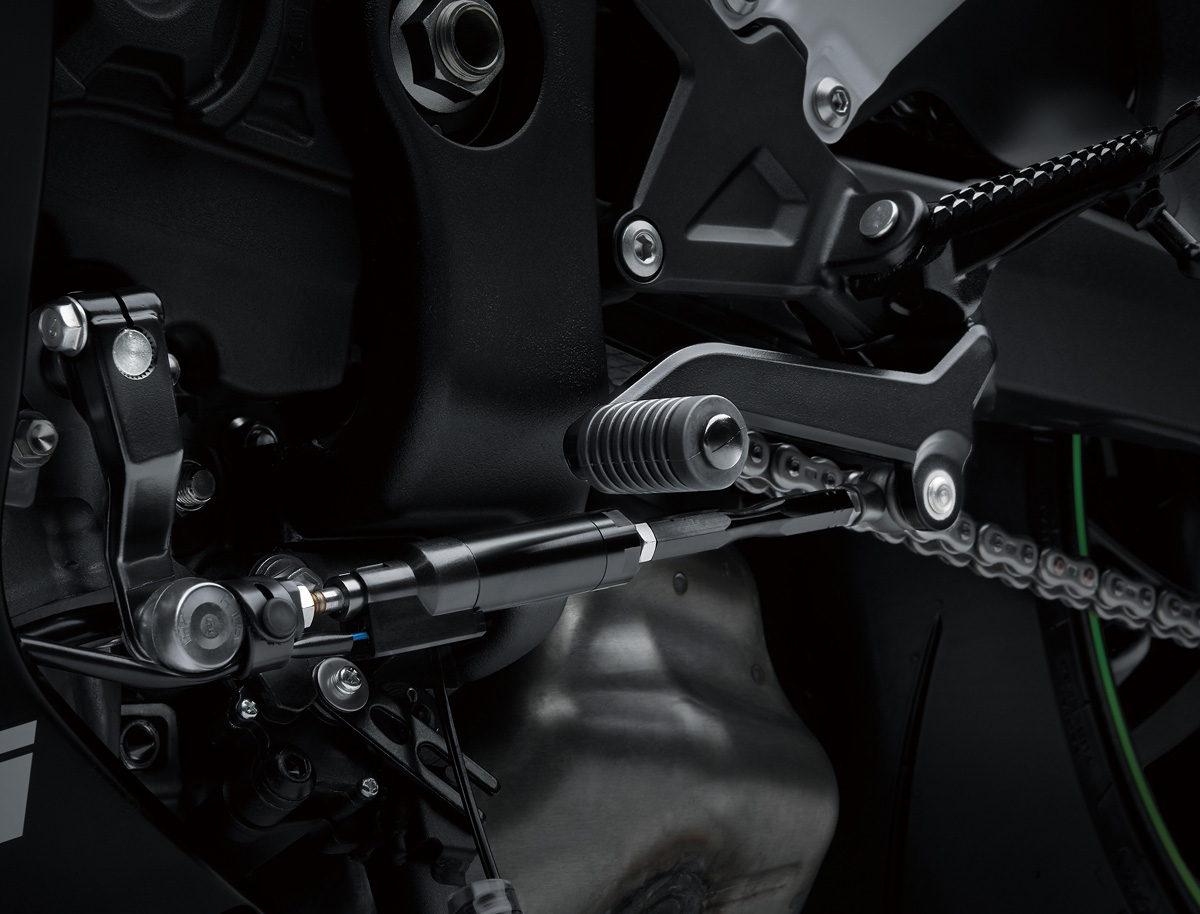 電子制御サス“KECS”を装備した豪華モデル／Ninja ZX-10R SE(2018