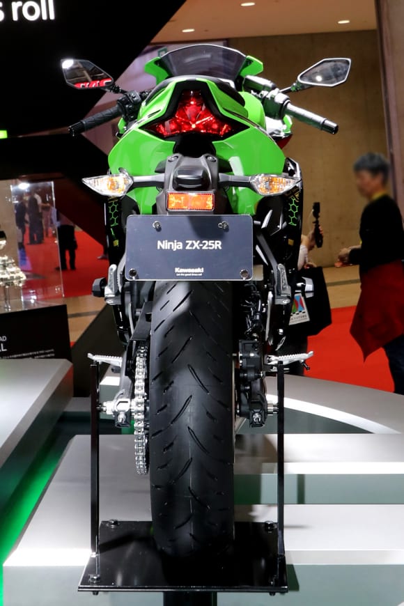 Ninja ZX-25R 背面