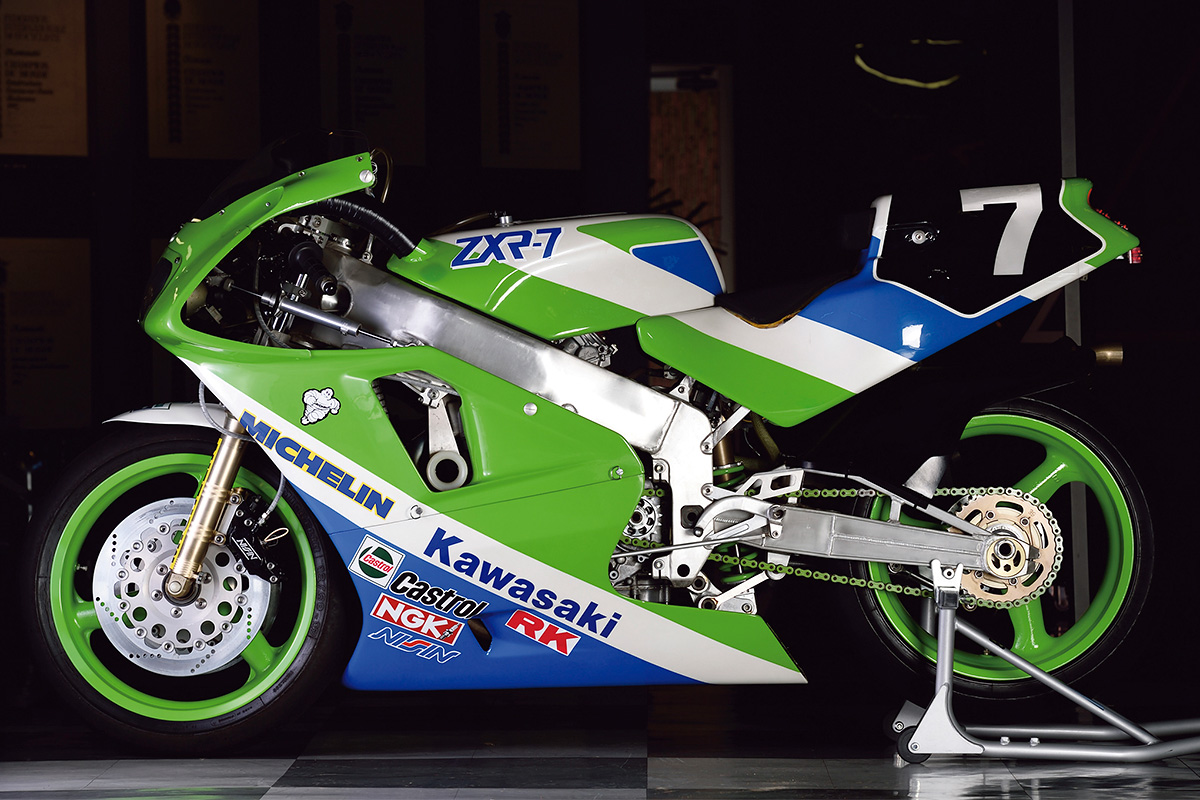 鈴鹿8耐 Zxr 7 19 今に続くssの礎となった名レーサー レーシングマシン紹介 カワサキイチバン