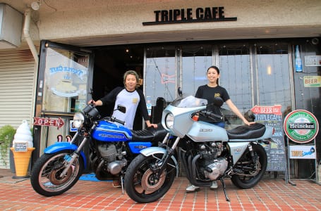 人とバイクの交差点 トリプルカフェ