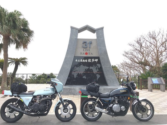 人とバイクの交差点 トリプルカフェ