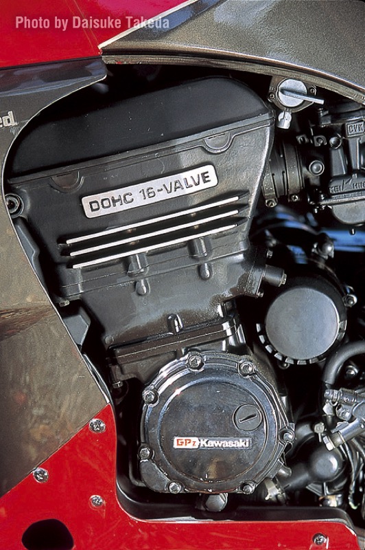 1985 GPZ750R エンジン