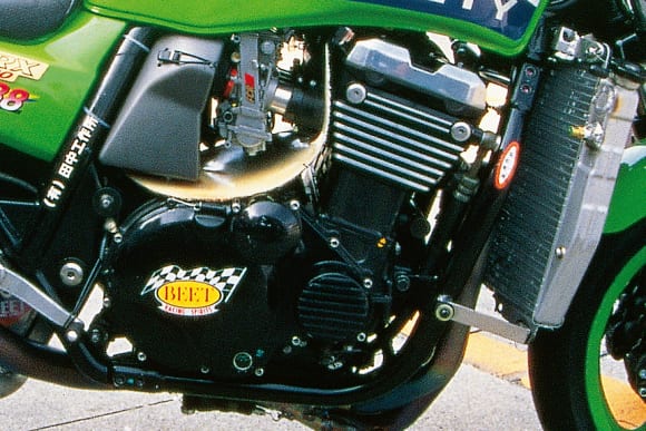 鈴鹿8耐 チーム38・ZRX1100(1998) エンジン
