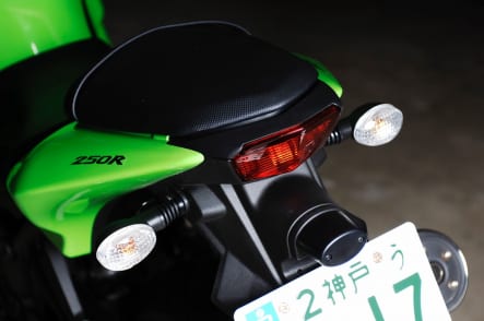 2008年モデル Ninja 250R(EX250K8F) テールカウル