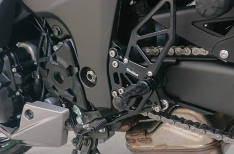 ウッドストック Ninja 1000SX用バックステップ