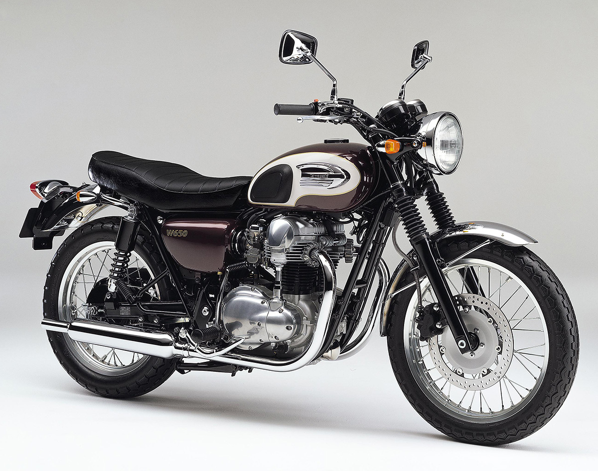 美品】 W650 純正タンク(W3仕様) - メルカリ