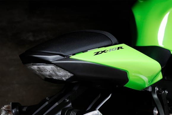 2008年モデル Ninja ZX-10R(ZX1000E) タンデムシート