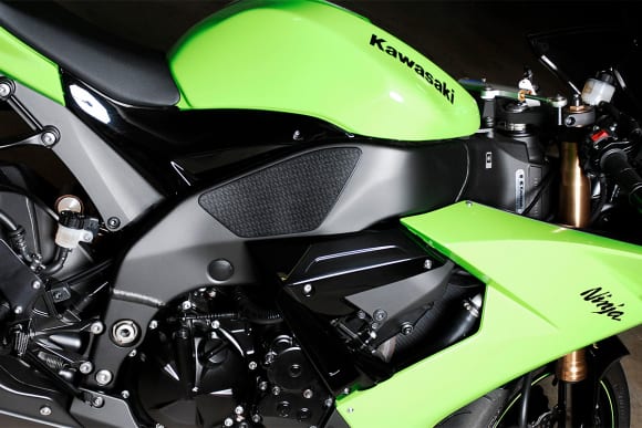 2008年モデル Ninja ZX-10R(ZX1000E) モノコックフレーム