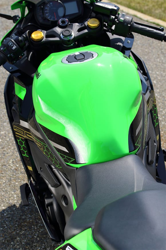 2021年モデル Ninja ZX-25R ガソリンタンク