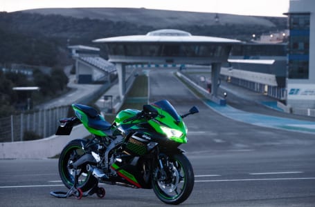 2021年モデル Ninja ZX-25R SE KRT EDITION(21ZX250G)