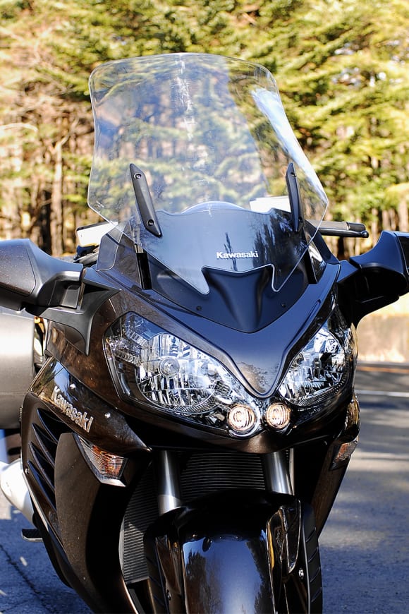 2010年モデル 1400GTR(ZG1400C) 電動ウインドスクリーン