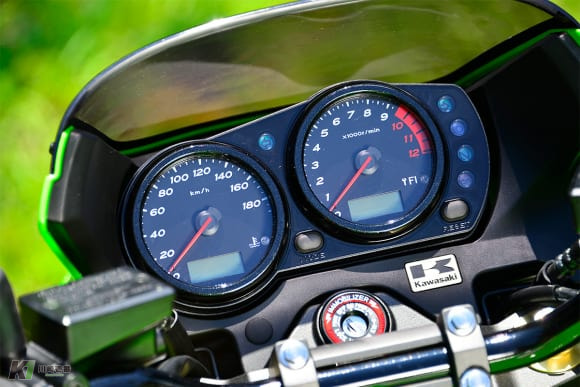 2016年モデル ZRX1200 DAEG Final Edition メーター