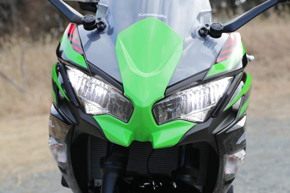 2020年モデル Ninja 650 ヘッドライト(ロー)