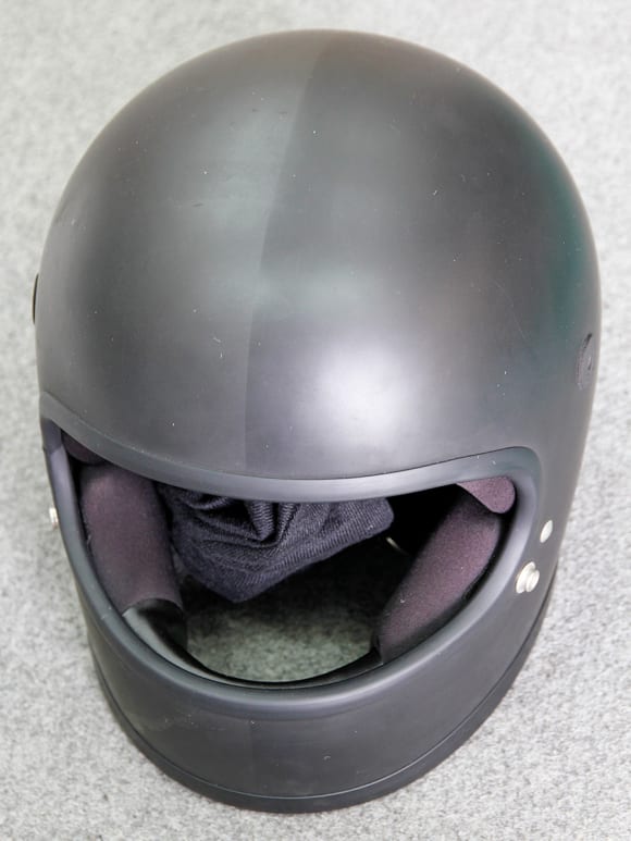 ツヤ消しペイントのヘルメットへのCR-1施工例