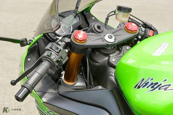 2014年モデル Ninja ZX-6R ハンドルポジション