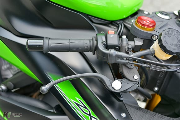 2014年モデル Ninja ZX-6R 右ハンドル