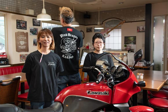 ライダーズカフェ「ルーツ」スタッフ