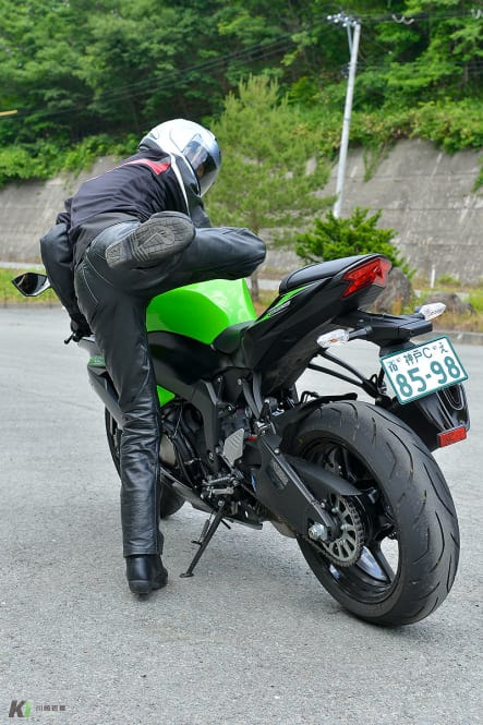 2014年モデル Ninja ZX-6R 乗り降り