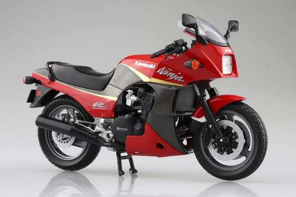 人気沸騰中のGPZ900Rをリアルに再現! 青島文化教材社から1/12スケールの完成品GPZ900Rが3種発売