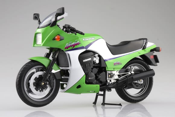 人気沸騰中のGPZ900Rをリアルに再現! 青島文化教材社から1/12スケールの完成品GPZ900Rが3種発売