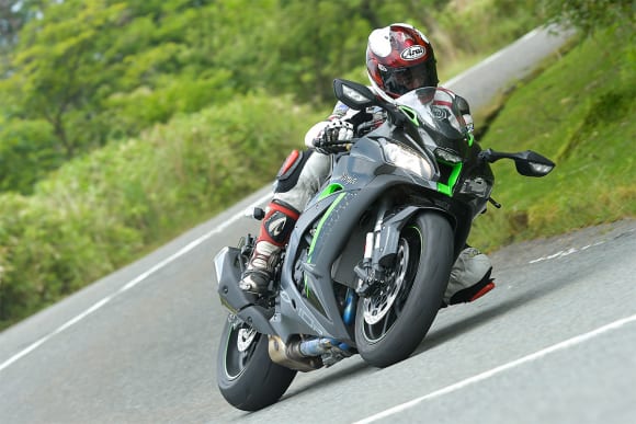 電子制御サスペンションを搭載するNInja ZX-10R SEの走り