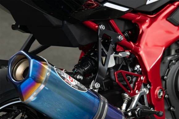 日本ビート工業 Ninja ZX-25R サイレンサーステー