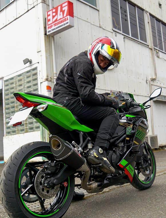 ヨシムラ Ninja ZX-25Rカスタム車 横田氏によるインプレッション