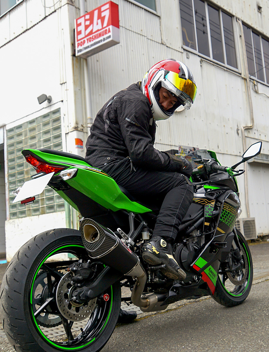 ZX25R 2021-2023年　マフラー　YOSHIMURA