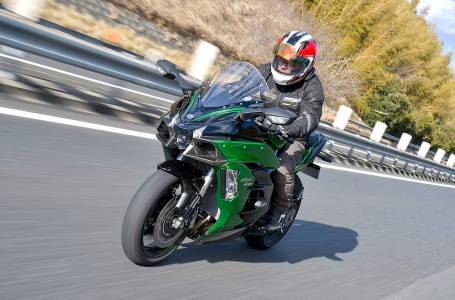 カワサキのクルーズコントロールシステムをNinja H2 SX SE+で検証