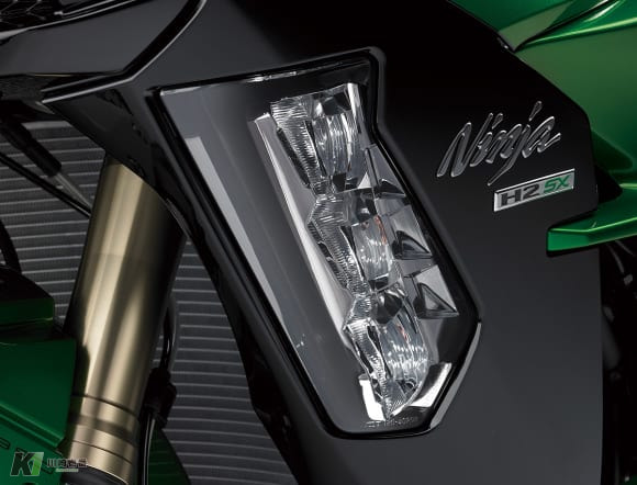 Ninja H2 SX SE コーナリングライト