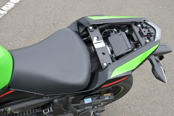 ［1点集中チェック!］Ninja 650のシート