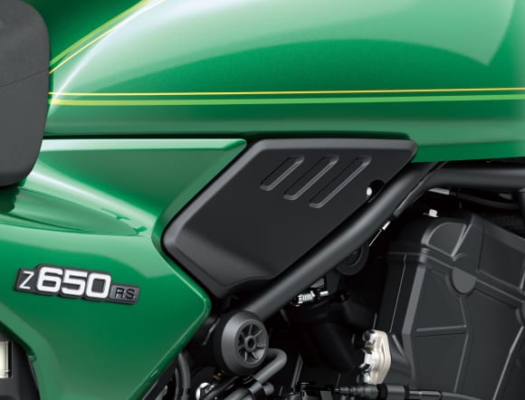 2022年モデル Z650RS サイドカバー