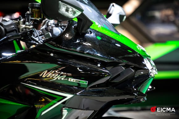 EICMA2021 カワサキブース Ninja H2 SX SE+