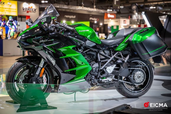 EICMA2021 カワサキブース Ninja H2 SX SE+