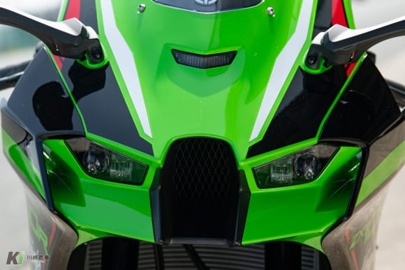 Kawasaki ZX-10R（2021年モデル）ヘッドライト