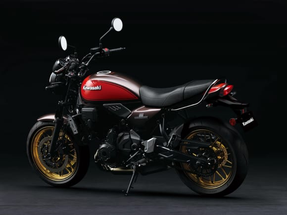 カワサキ 2022年モデル Z650RS 50th Anniversary バック7:3ビュー（イメージ）