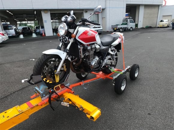バイクに対処可能なレッカー車をJAFが新開発！