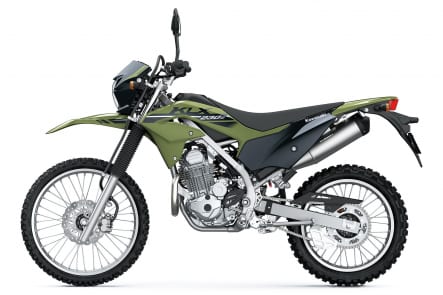 カワサキ 2022年モデル KLX230 S（アーバンオリーブグリーン×エボニー）左サイドビュー