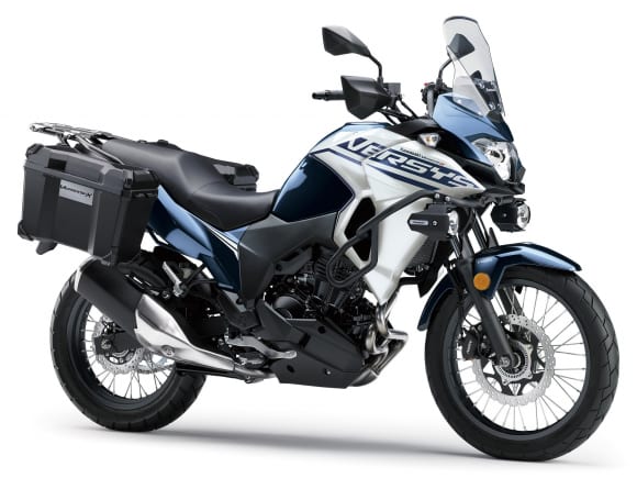 カワサキ 2022年モデル VERSYS-X 250 TOURER（メタリックオーシャンブルー×パールロボティックホワイト）7:3ビュー