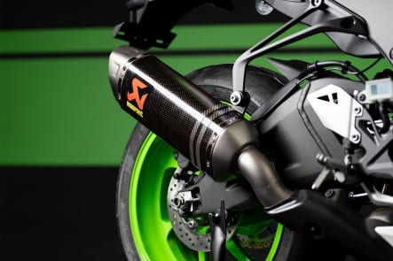 アクラポビッチ製 Kawasaki Heritage Limited Edition スリップオンサイレンサー