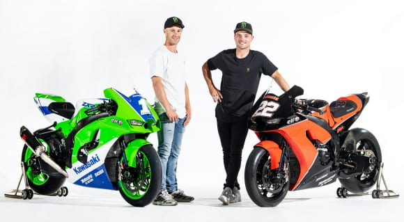 ジョナサン・レイ選手とKawasaki Ninja ZX-10RR Heritage ZXR750、アレックス・ロウズ選手とKawasaki Ninja ZX-10RR Heritage GPz900R