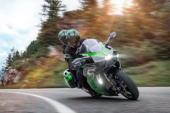 カワサキ 2022 Ninja H2 SX SE