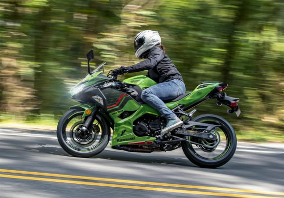 EUカワサキ 2023年モデル Ninja400 走行