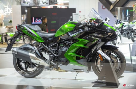 カワサキはEICMA2022で新型の2023年モデルNinja H2 SXを発表