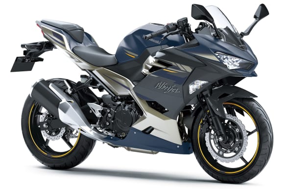 2023年モデル カワサキ Ninja 250 メタリックマグネティックダークグレー×メタリックマットトワイライトブルー（GY2）