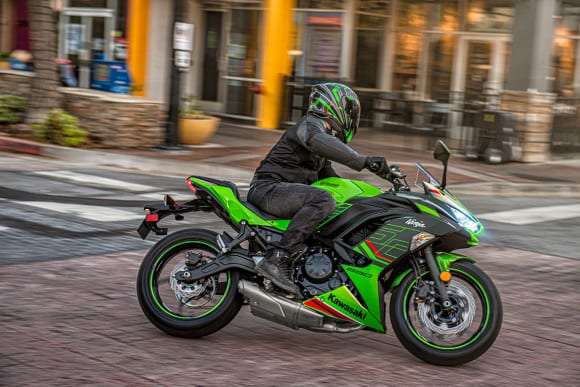 2023 Ninja650新車情報08