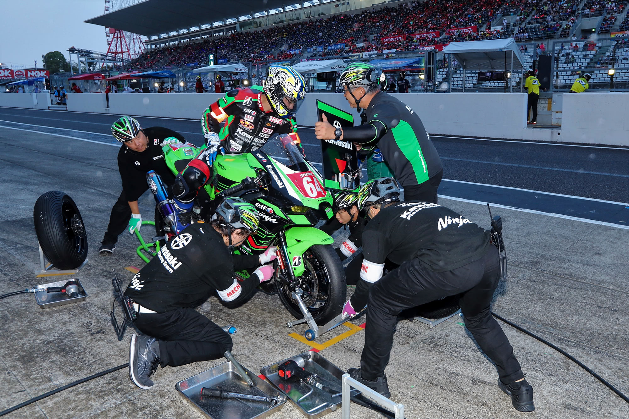 鈴鹿8耐】カワサキ系チームは総合13位、NSTクラス2位が最上位